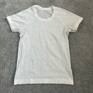 Lululemon swiftly tech race length short sleeve